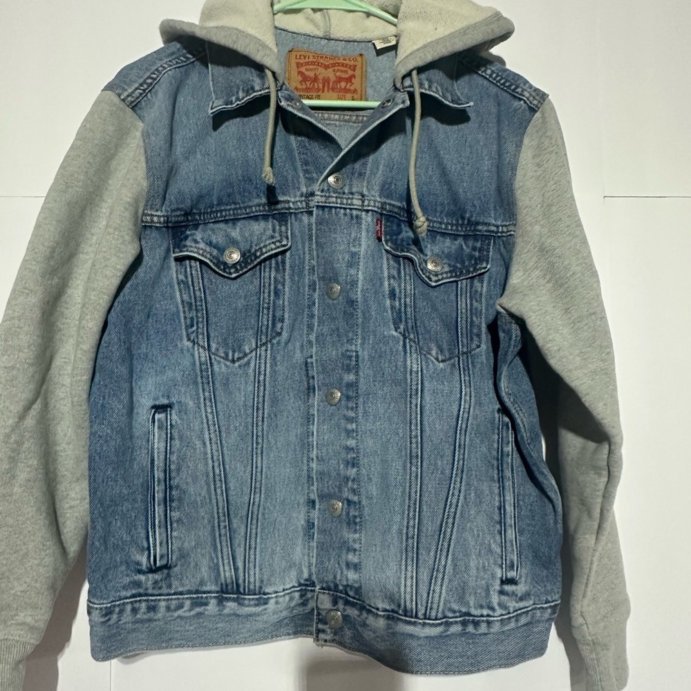 Levi's Hybrid Hoodie Vintage Fit Trucker Jacket - Picture 3 of 11